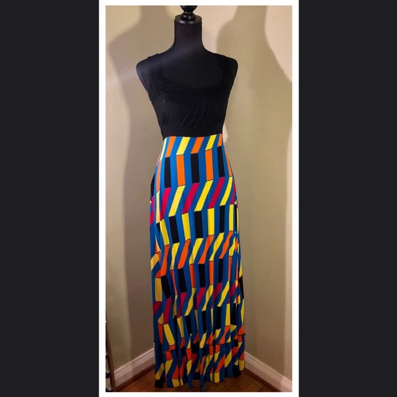 Black and bright multicolored maxi dress - Picture 2 of 4